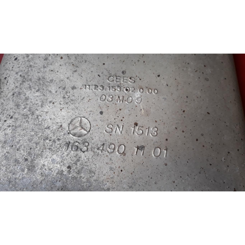 Endschalldämpfer Mercedes (W211,S211) E270 E280 E320 CDI Auspuff L+R Montagesatz
