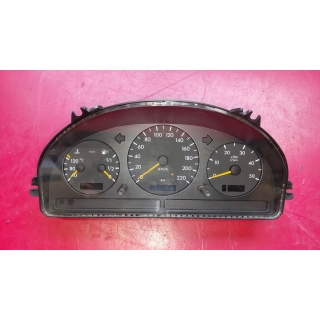 Kombiinstrument Tacho Uhr Drehzahlmesser Mercedes W163 ML 270 CDI 1635403011
