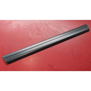 Zierleiste Tür hinten rechts unten ORIGINAL Mercedes 190 W201 -1988 2016902662