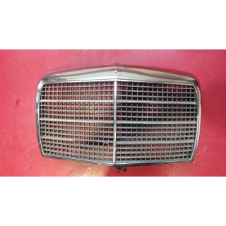 Kühlergrill Frontmaske original Mercedes W114 W115 /8 1148880285 1158880315