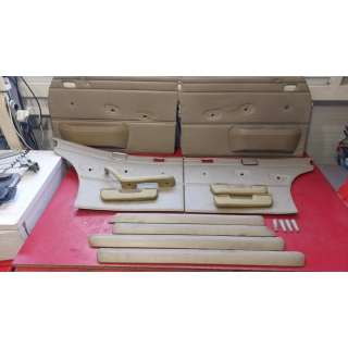 4x Türverkleidung beige hellbraun ORIGINAL Mercedes /8 W114 W115 Limousine