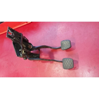 Pedalerie Bremse Kupplung Pedalbock Mercedes W110 W111 W112 1102900231